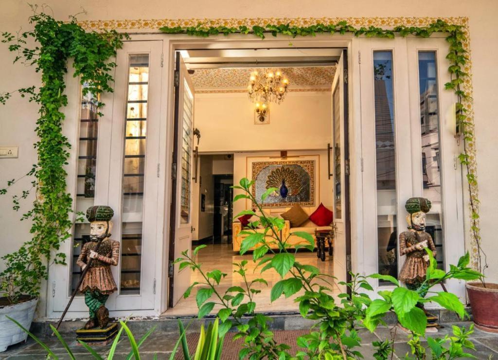 Santosh Villa - The House Of Antiques And Art Udaipur Ngoại thất bức ảnh