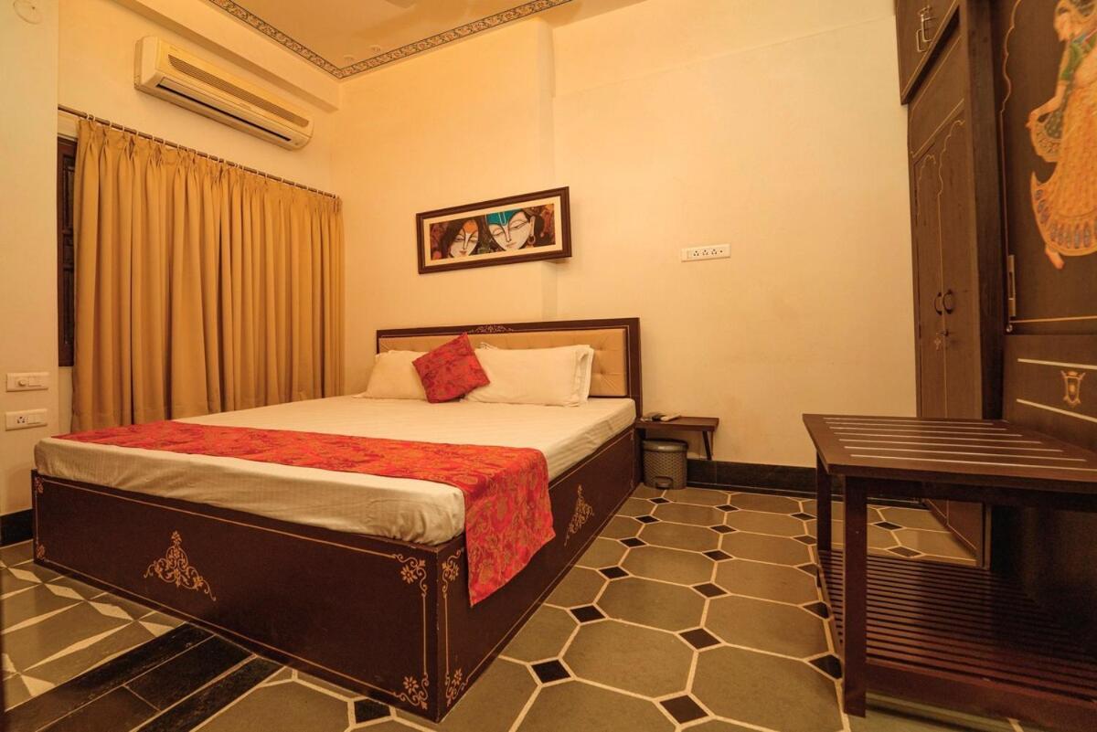 Santosh Villa - The House Of Antiques And Art Udaipur Ngoại thất bức ảnh