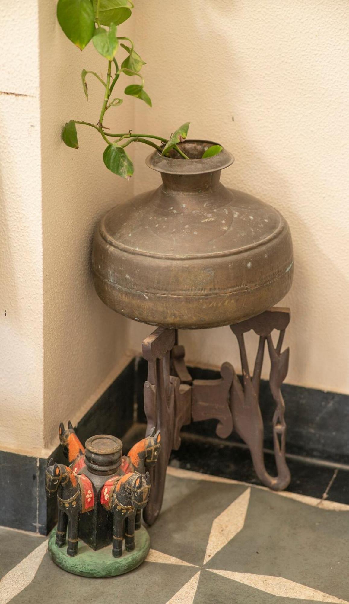 Santosh Villa - The House Of Antiques And Art Udaipur Ngoại thất bức ảnh