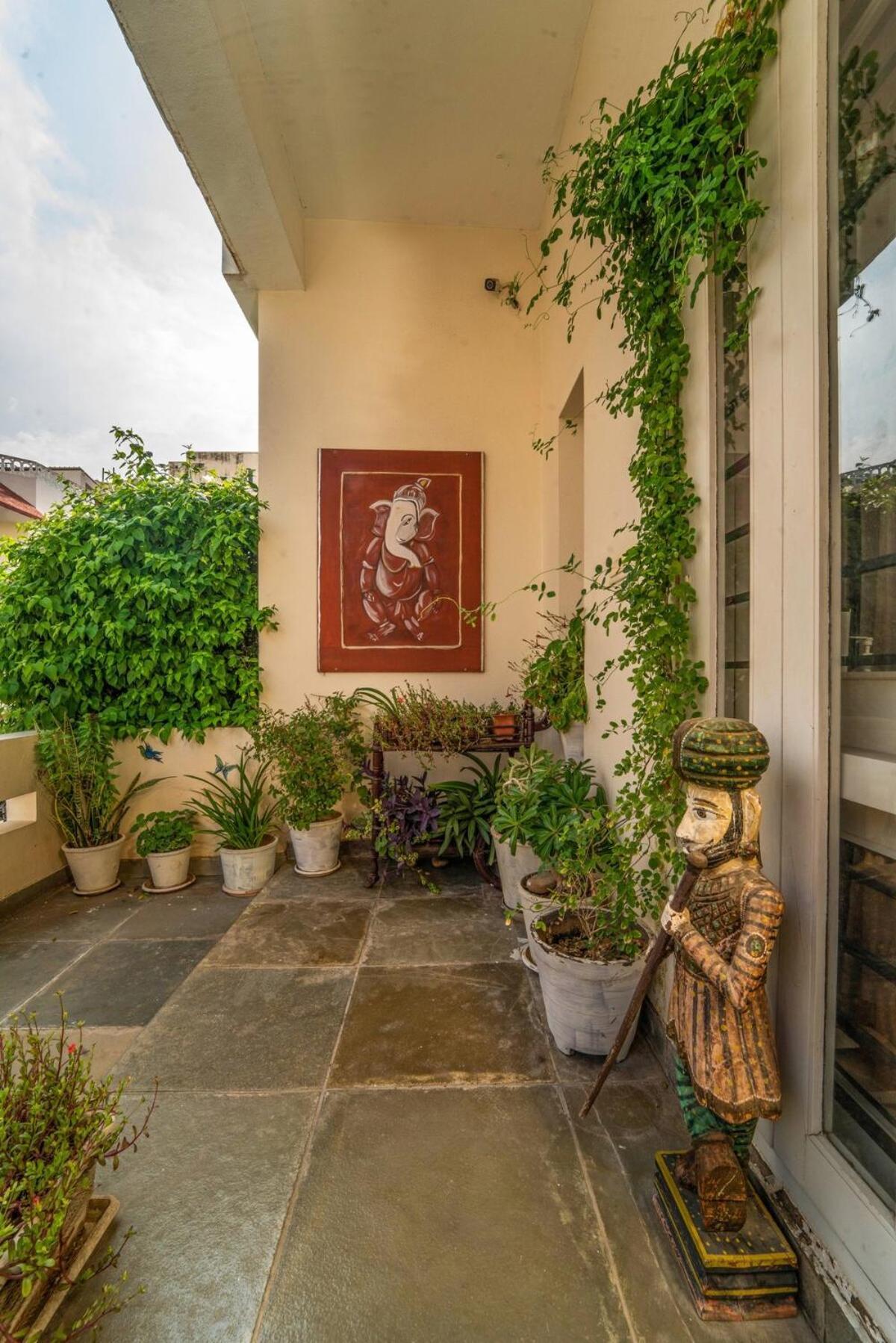 Santosh Villa - The House Of Antiques And Art Udaipur Ngoại thất bức ảnh